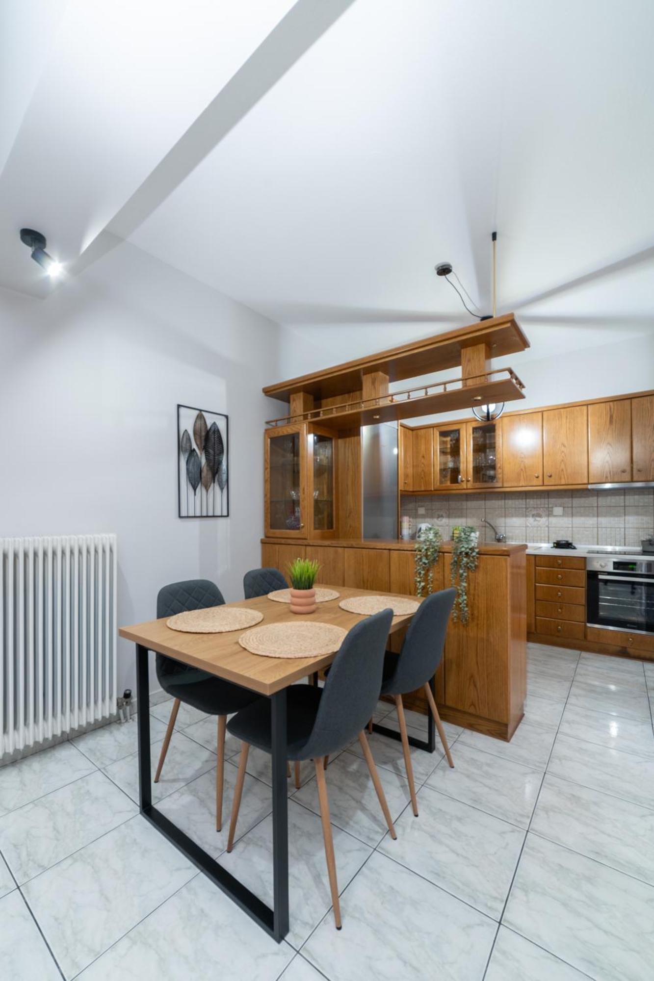 Ninas Central Apartment Kavala Exteriör bild